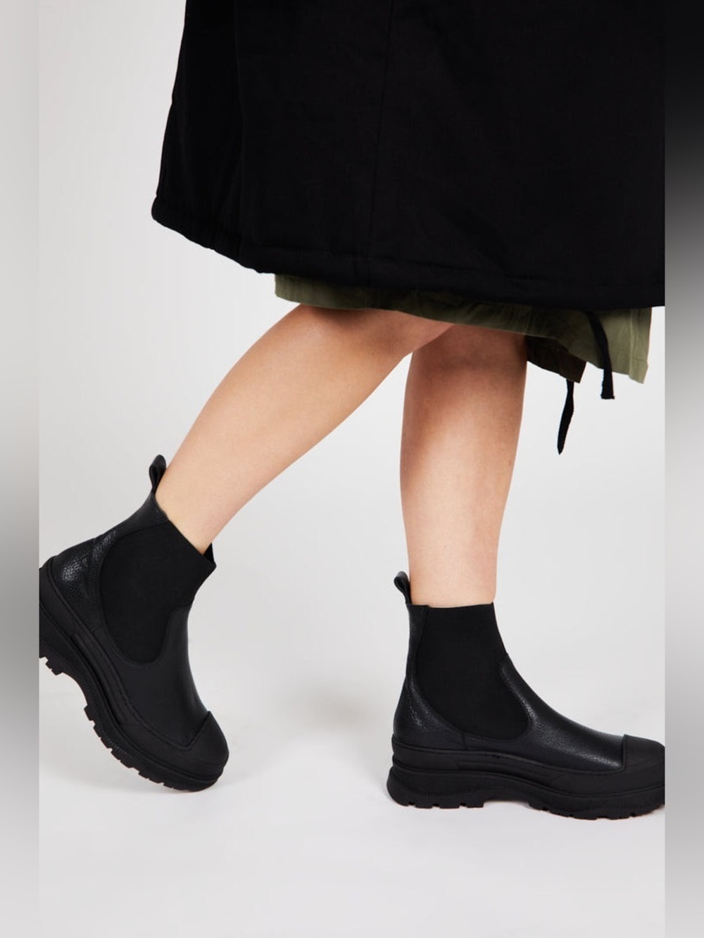 NWOB Intentionally Blank Court Chelsea Boots  Size: Men’s 7-7.5 or Women’s 9-9.5